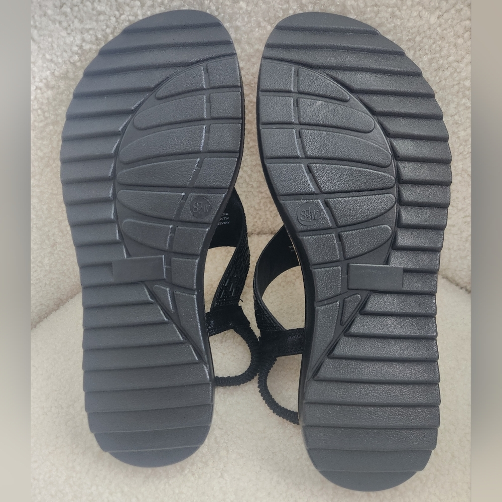 Elegant Black Beaded Women's Sandals - Picture 11 of 17